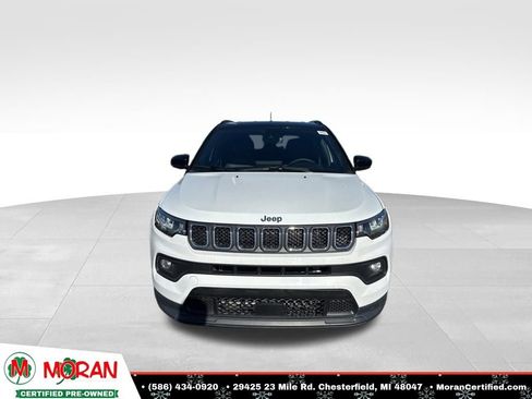 Used 2025 Jeep Compass Limited image 8