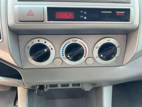 Used 2011 Toyota Tacoma PreRunner image 17