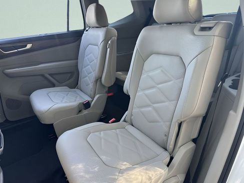 New 2026 Volkswagen Atlas SE FWD image 23