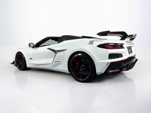 Used 2025 Chevrolet Corvette Z06 w/ Z07 Performance Package RWD image 13