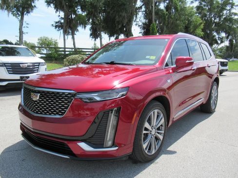 Used 2020 Cadillac XT6 Premium Luxury FWD image 3