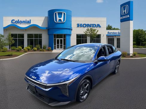 Used 2025 Kia K4 LXS image 2