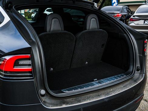 Used 2019 Tesla Model X 75D image 18