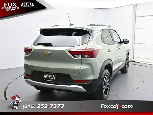 Used 2025 Chevrolet TrailBlazer LT w/ LT Cold Weather Package AWD/4WD image 4