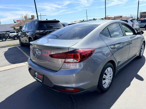 Used 2019 Hyundai Elantra SE w/ Cargo Package image 4