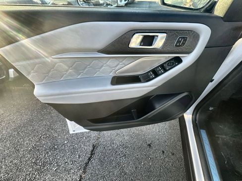 New 2026 Ford Explorer Platinum w/ LUX Leather Package image 15