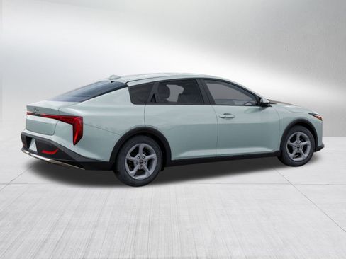 New 2025 Kia K4 LXS image 6