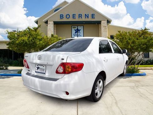 Used 2010 Toyota Corolla LE FWD image 4