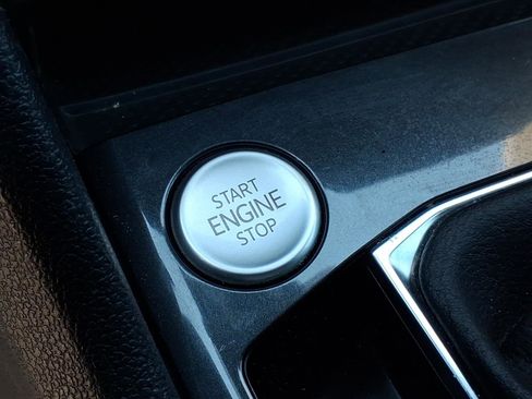 Certified 2023 Volkswagen Tiguan SEL R-Line image 30