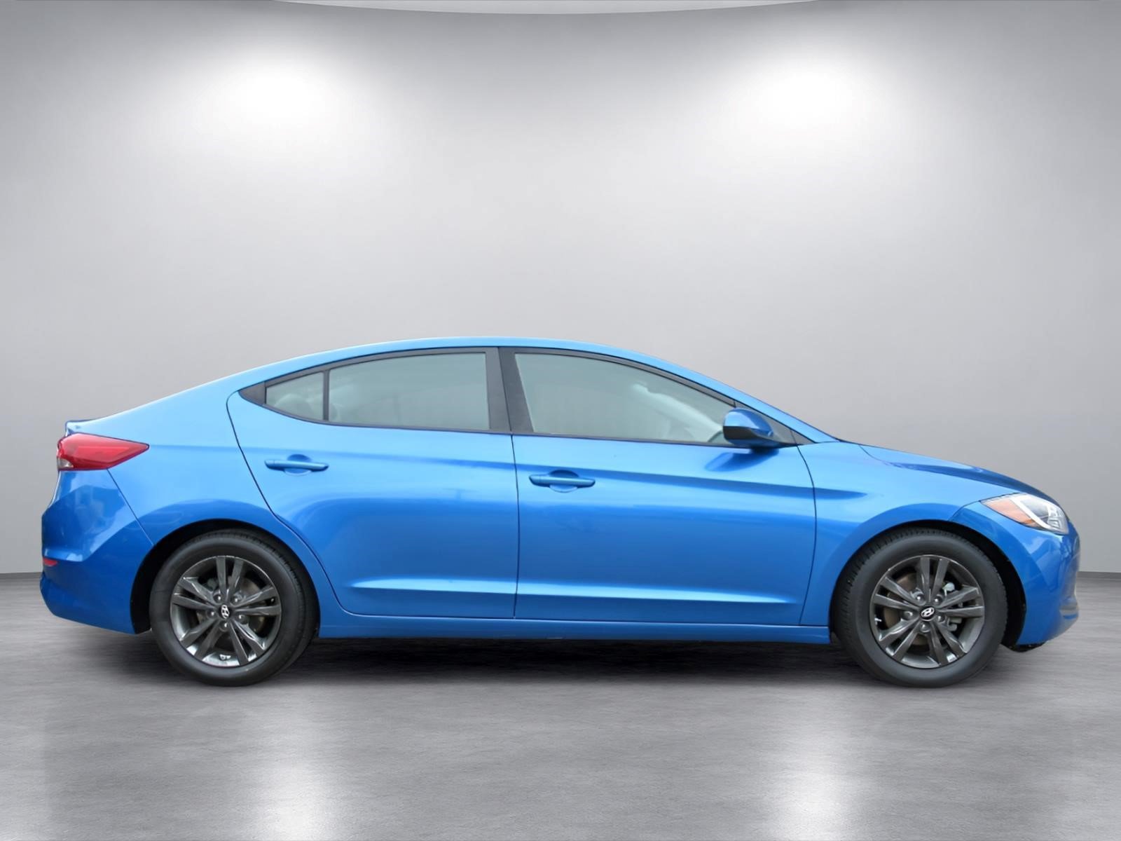 Used 2018 Hyundai Elantra SEL FWD image 2