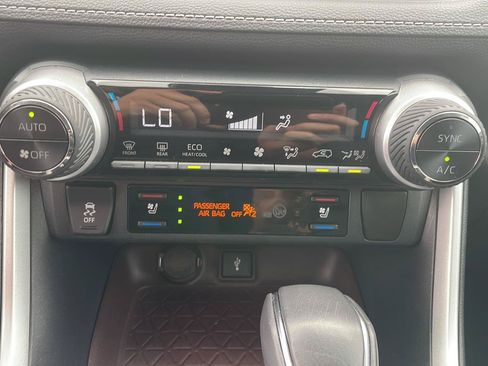 Used 2020 Toyota RAV4 Limited w/ Limited Grade Weather Package AWD/4WD image 20