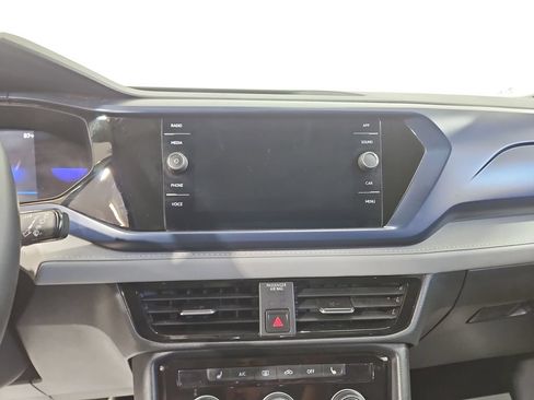 Used 2023 Volkswagen Taos SE AWD/4WD image 17