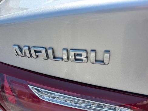 Used 2022 Chevrolet Malibu LT FWD image 25