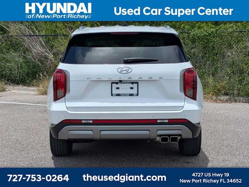 Used 2024 Hyundai Palisade SEL FWD image 4