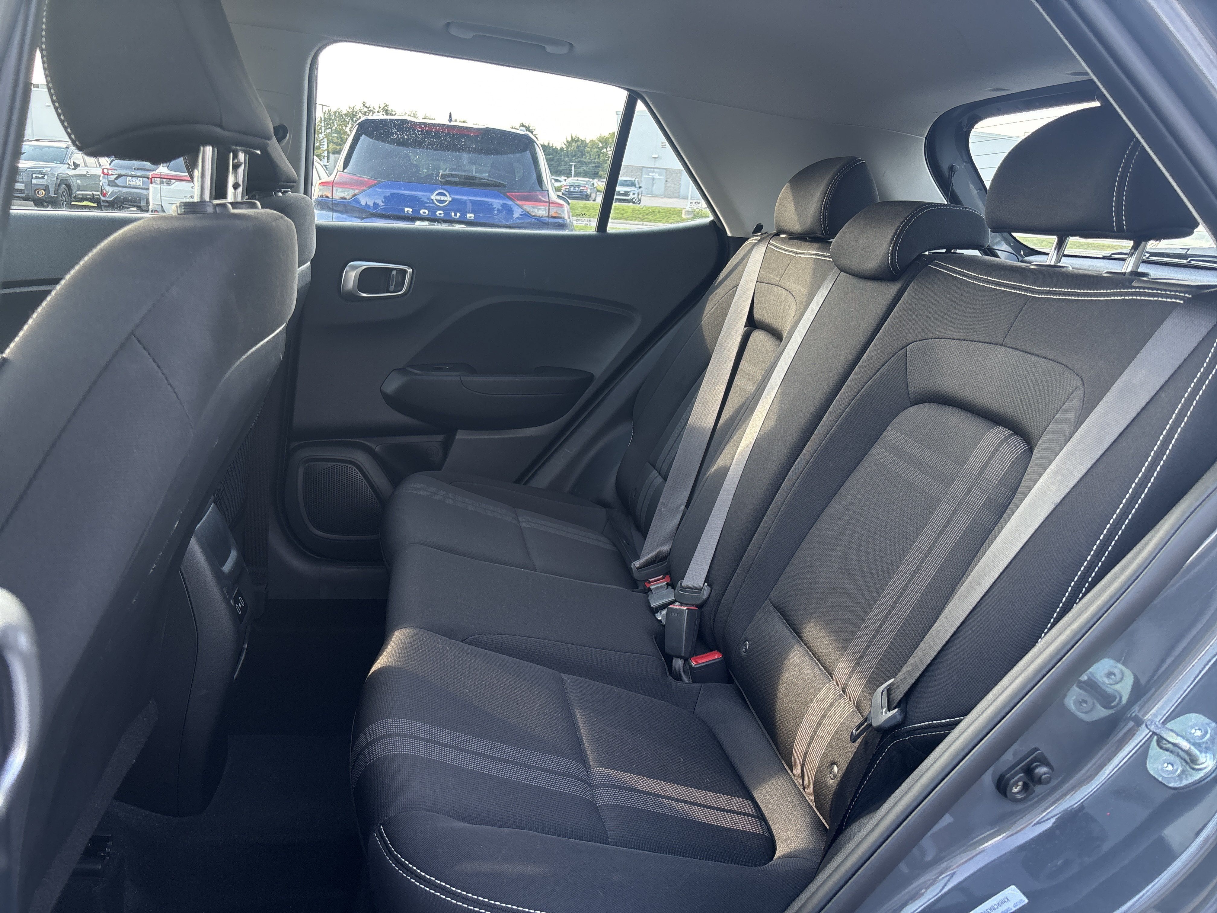 Used 2025 Hyundai Venue SEL FWD image 29