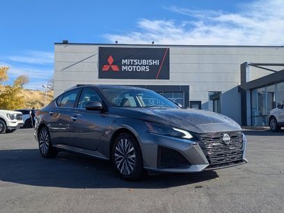 Used 2023 Nissan Altima 2.5 SV