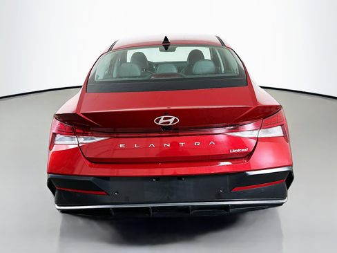 Certified 2024 Hyundai Elantra Limited image 6