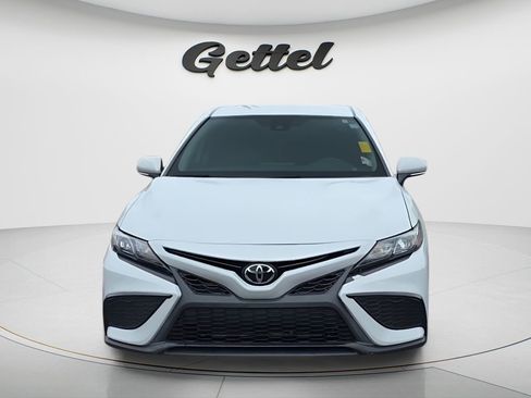 Used 2023 Toyota Camry SE image 2