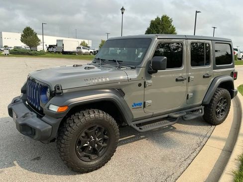 Used 2020 Jeep Wrangler Unlimited Sport AWD/4WD image 3