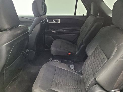 Used 2020 Ford Explorer XLT w/ Class III Trailer Tow Package image 18