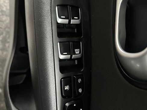 Used 2018 Kia Soul w/ Convenience Package FWD image 14