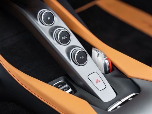 Used 2019 Ferrari Portofino image 37