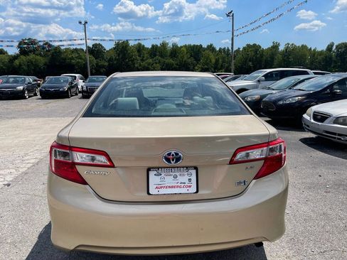 Used 2012 Toyota Camry LE image 5