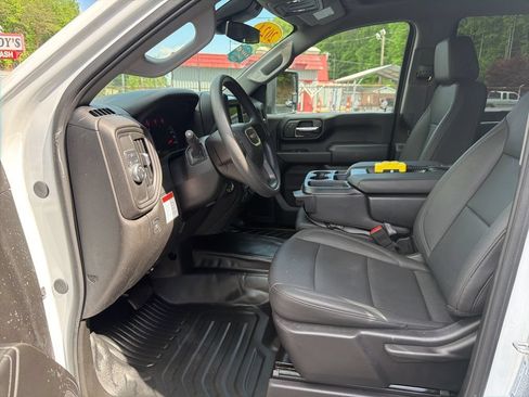 Certified 2024 GMC Sierra 3500 Pro w/ Convenience Package RWD image 15