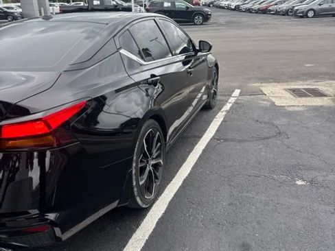 Used 2024 Nissan Altima 2.5 SR w/ SR Premium Package FWD image 10