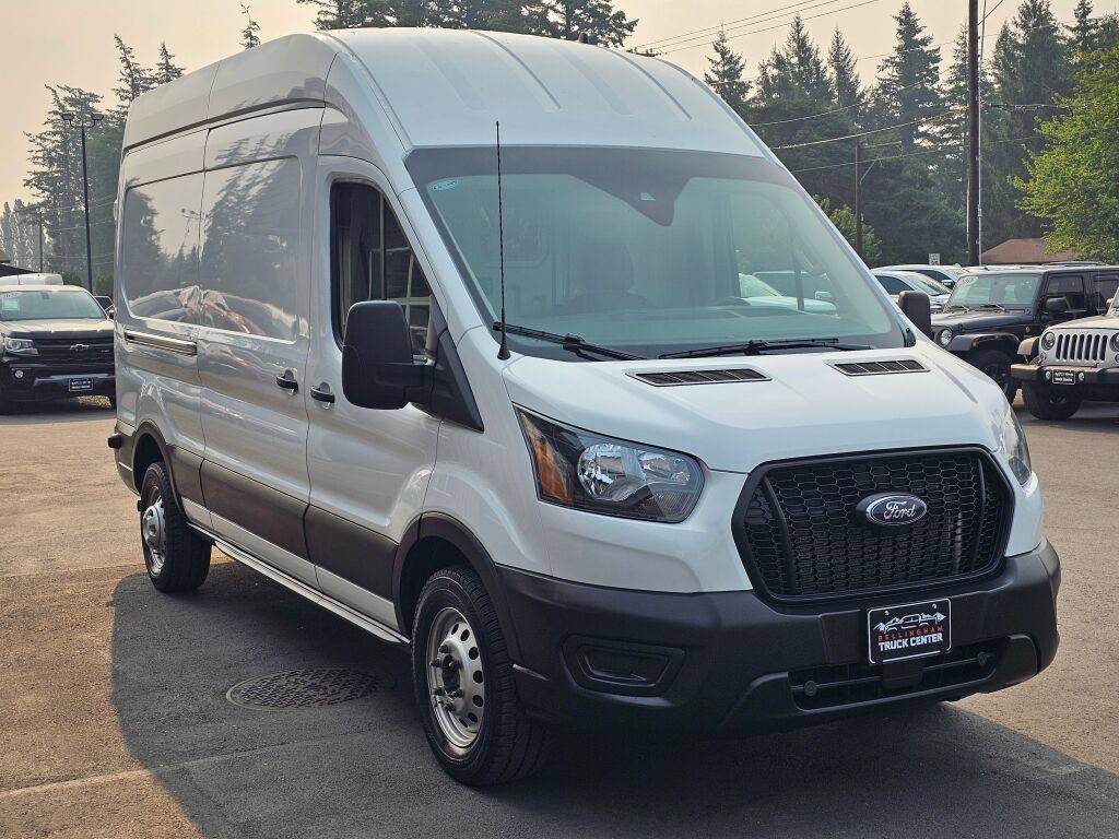 Used 2025 Ford Transit 250 148 High Roof AWD image 7