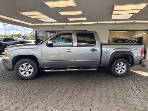 Used 2008 GMC Sierra 1500 SLE w/ Power Pack Plus AWD/4WD image 9