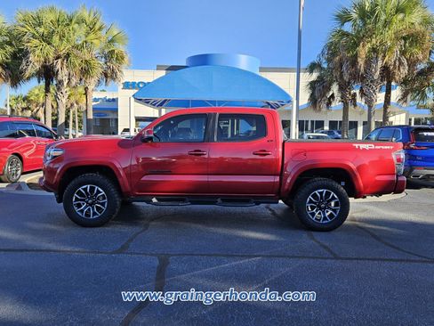 Used 2021 Toyota Tacoma TRD Sport image 2