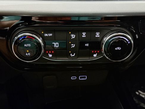 Used 2025 Chevrolet Trax LT w/ Driver Confidence Package FWD image 15