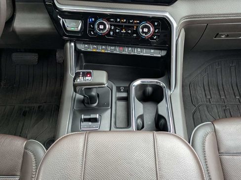 Used 2023 GMC Sierra 1500 Denali AWD/4WD image 18