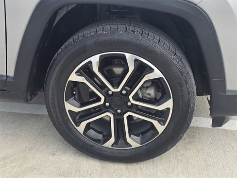 Used 2022 Jeep Compass Limited image 10