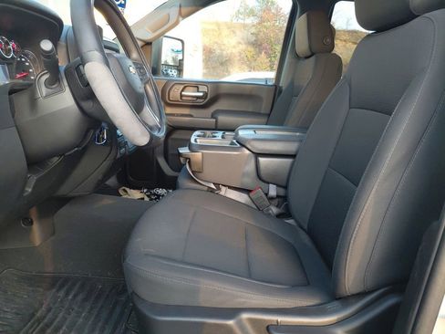 Used 2023 Chevrolet Silverado 2500 Custom w/ Custom Value Package image 22