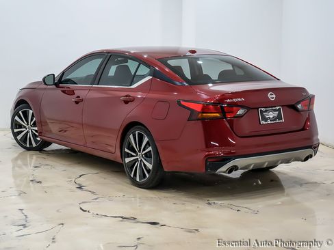 Used 2019 Nissan Altima 2.5 SR w/ SR Premium Package image 10