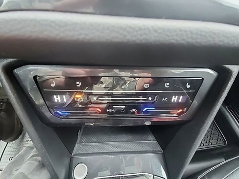 Certified 2024 Volkswagen Tiguan SEL R-Line image 18