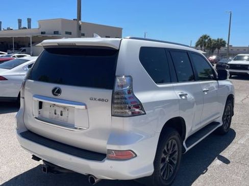 Used 2020 Lexus GX 460 Premium w/ Premium Package image 4