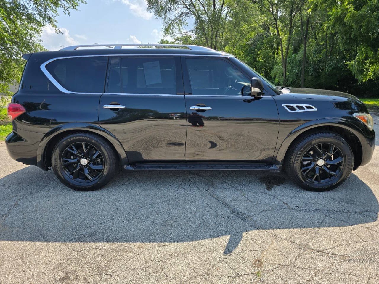 Used 2011 INFINITI QX56 4WD w/ Theater Pkg image 4