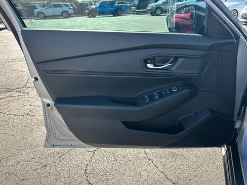 Used 2025 Honda Accord SE image 11