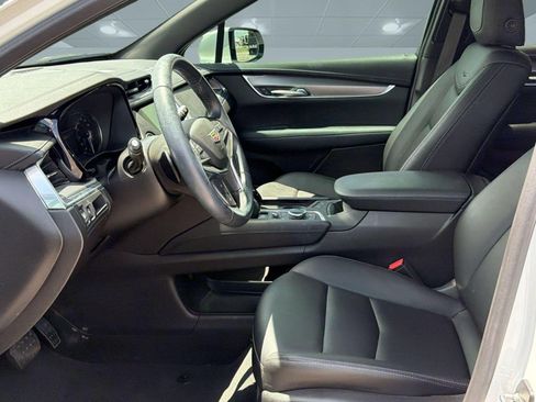Certified 2023 Cadillac XT5 Luxury FWD image 5