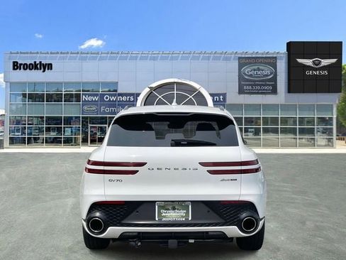 Used 2025 Genesis GV70 3.5T Sport w/ Sport Advanced Package image 8