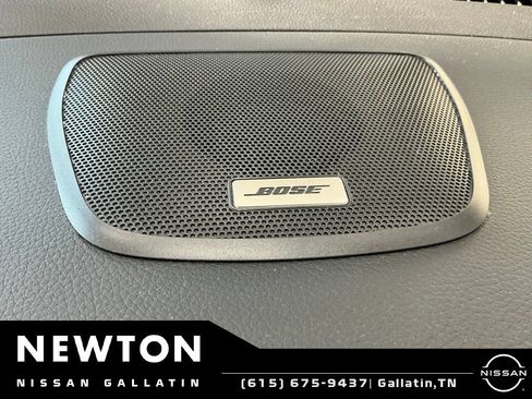 Used 2019 Nissan Rogue SV w/ Sun & Sound Touring Package FWD image 8