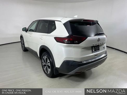 Used 2022 Nissan Rogue SV FWD image 8