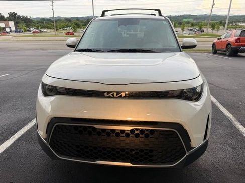 Used 2024 Kia Soul LX w/ Option Group 015 FWD image 3