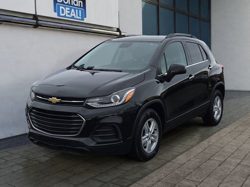 Used 2020 Chevrolet Trax LT w/ LT Convenience Package image 7