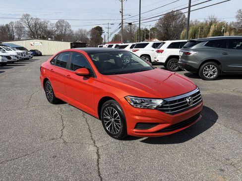 Used 2020 Volkswagen Jetta SE FWD image 3