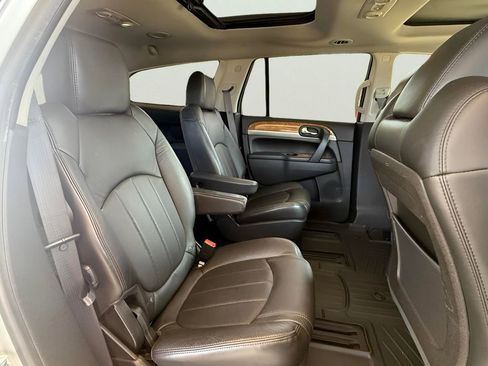 Used 2011 Buick Enclave CXL image 32