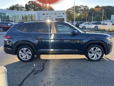 Used 2022 Volkswagen Atlas SE image 2